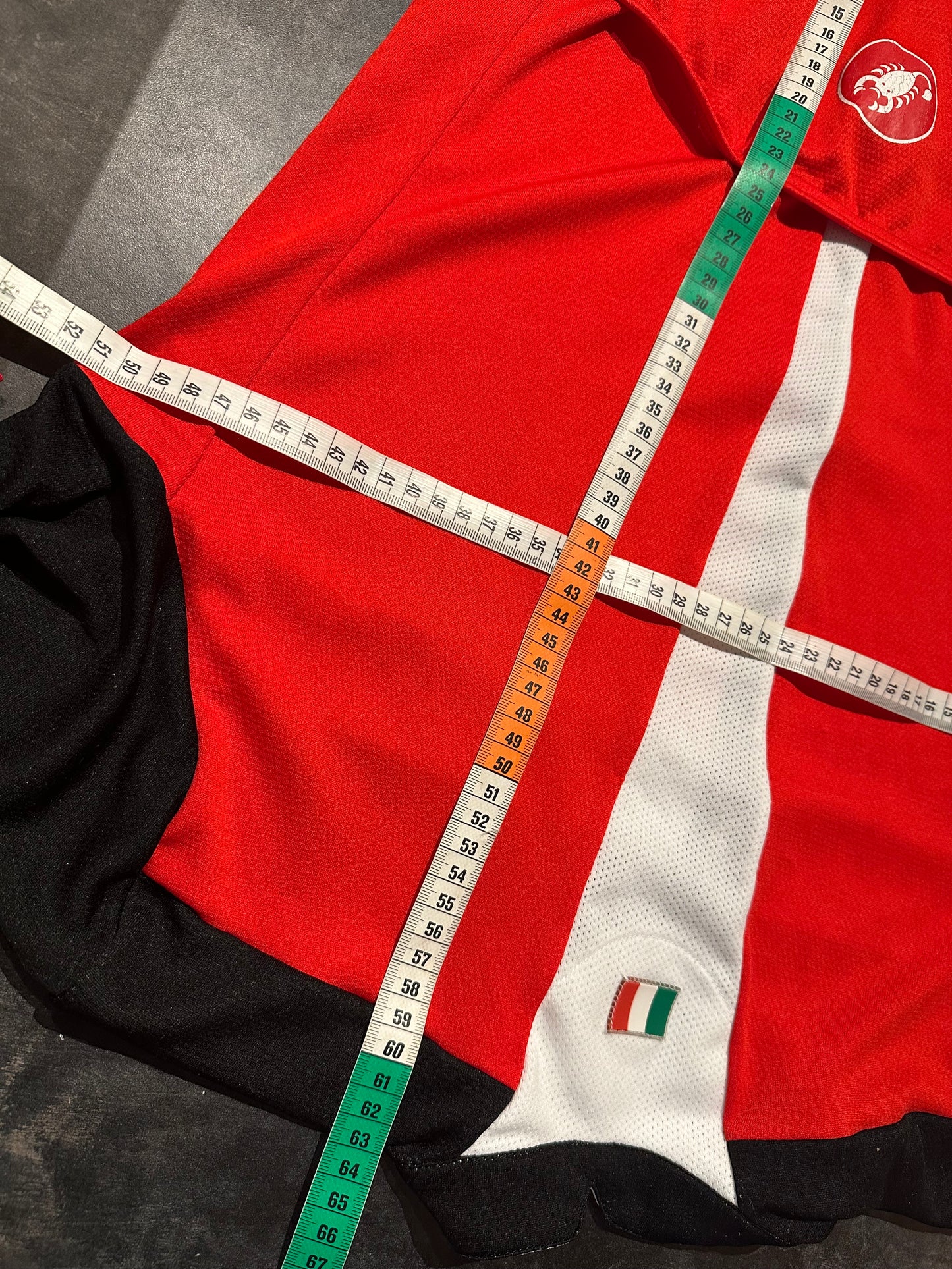 Full Zip Radtrikot von Castelli (S Herren /M-L Damen) rot schwarz