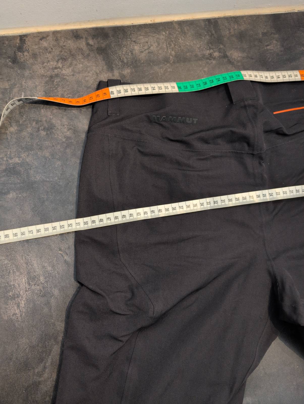 Wasserdichte leichte Hose von Mammut (M Herren) schwarz - wanderlich.com