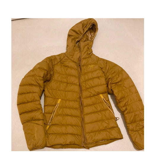 Daunen Jacke von Arcteryx Cerium (XS Damen) gold- gelb