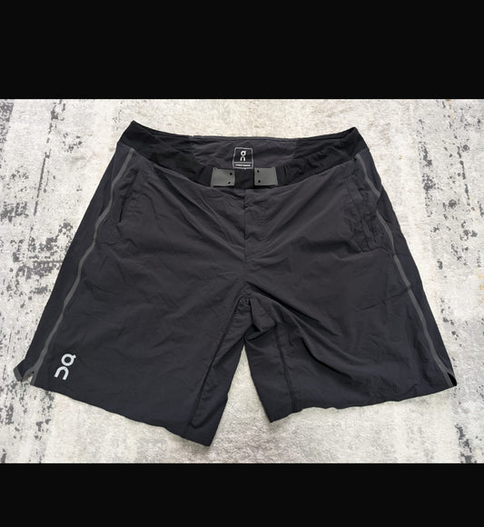 Ultraleichte Kurze Hose von ON (XL Herren) Lauf Shorts schwarz