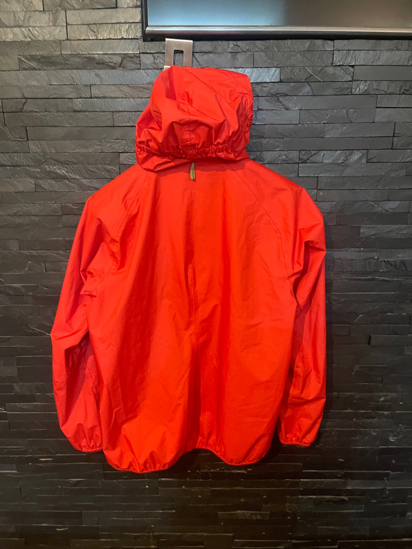 Leichte Regen Jacke von Haglöfs (M Damen) Waterproof rot