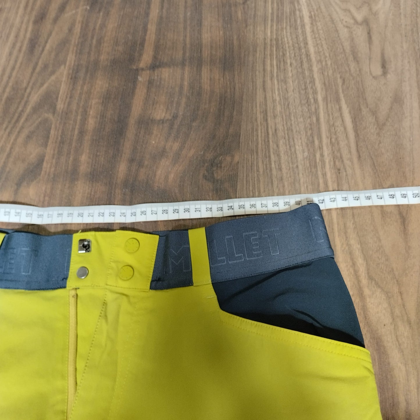 Leichte Lauf Shorts von Millet ( M Herren) elastisch blau gelb