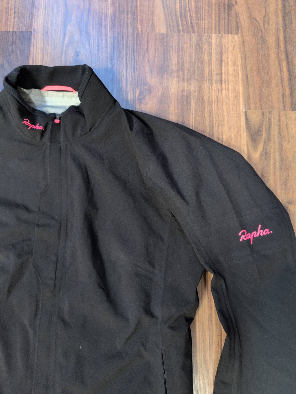 Rad Regen Jacke von Rapha (XL Damen / M Herren) Hardshell schwarz - wanderlich.com