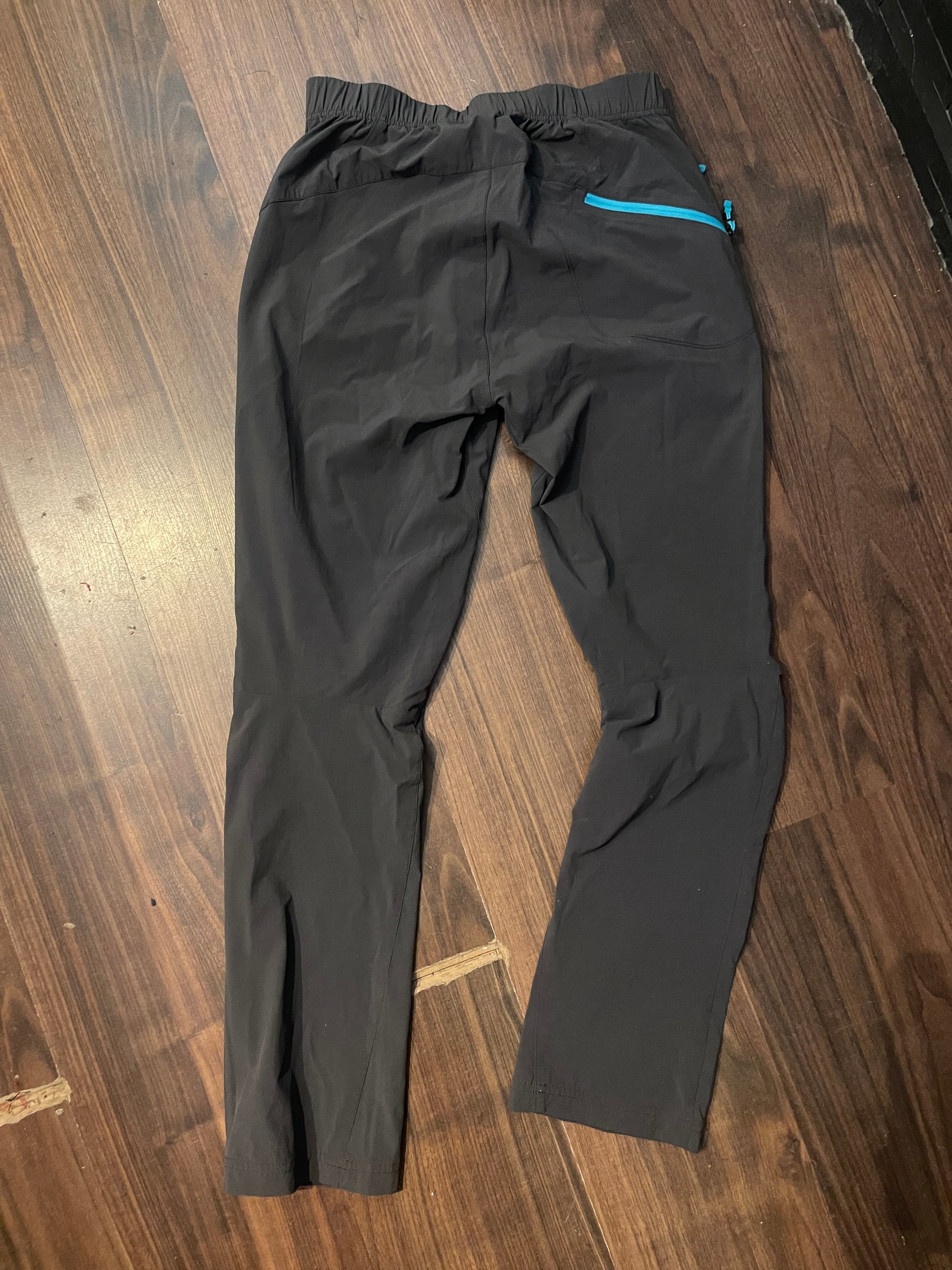 Leichte Trekking Hose von Haglöfs (M Damen) Anthrazit grau - wanderlich.com