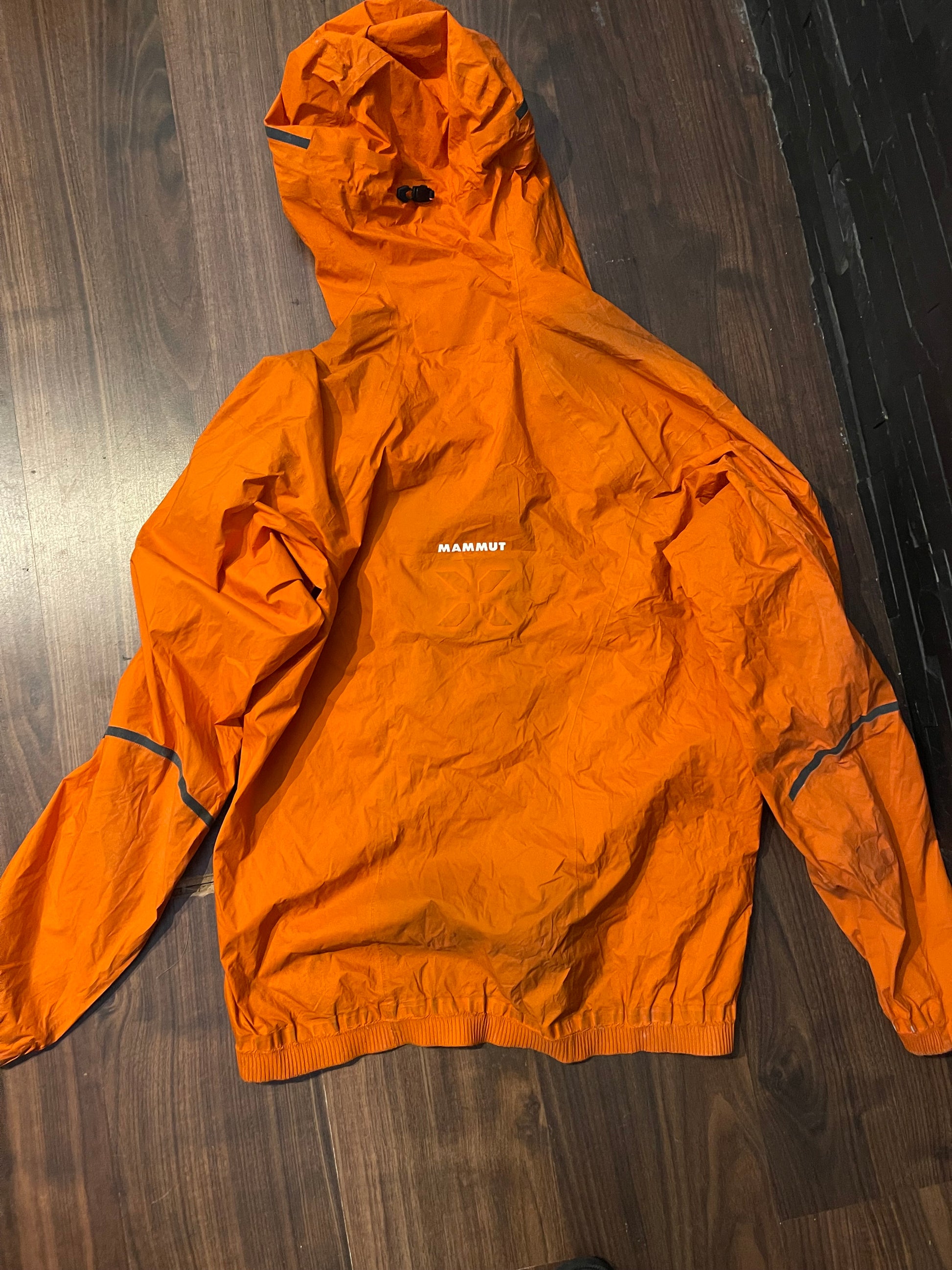 Dünne Regen Jacke Mammut Eiger Nordwand (L Herren) orange - wanderlich.com
