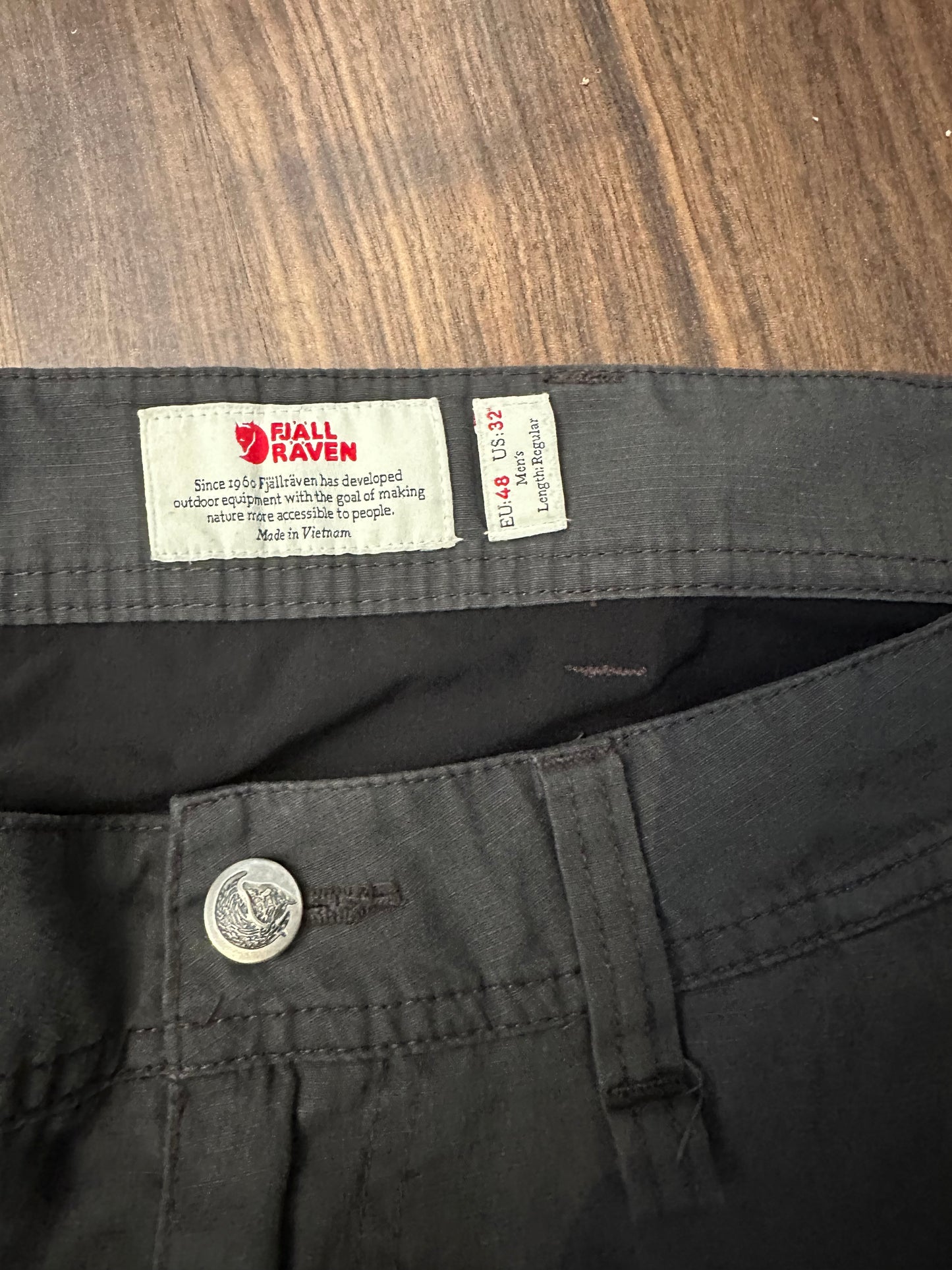 Zip Off 2in1 Hose von Fjällräven (M Herren) Anthrazit - wanderlich.com