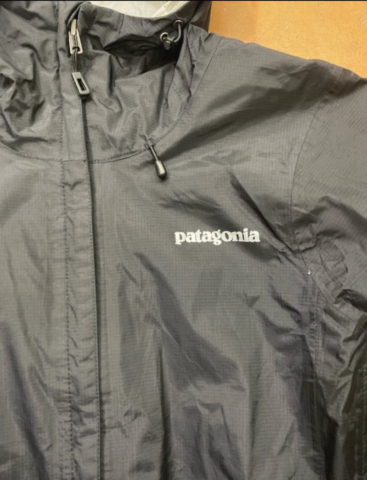 Hardshell Jacke von Patagonia (XS Damen) H2No™ Regenjacke schwarz und grün