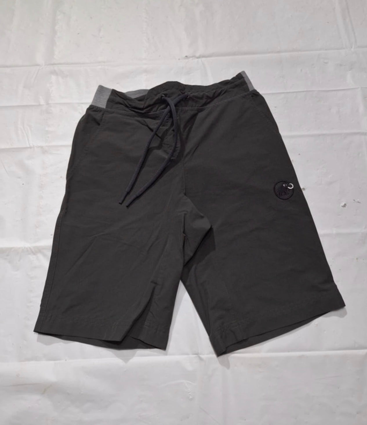 Kurze Wanderhose Mammut (XS Damen) Shorts Anthrazit - wanderlich.com