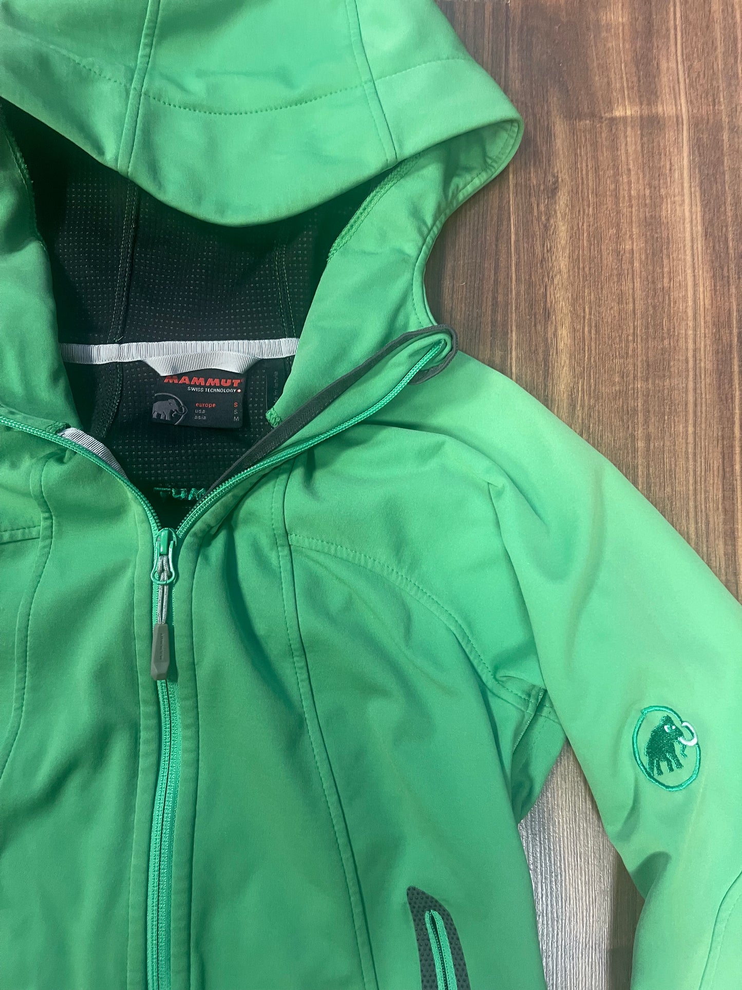 Windstopper Jacke von Mammut (S Damen) Kapuzen Softshell grün