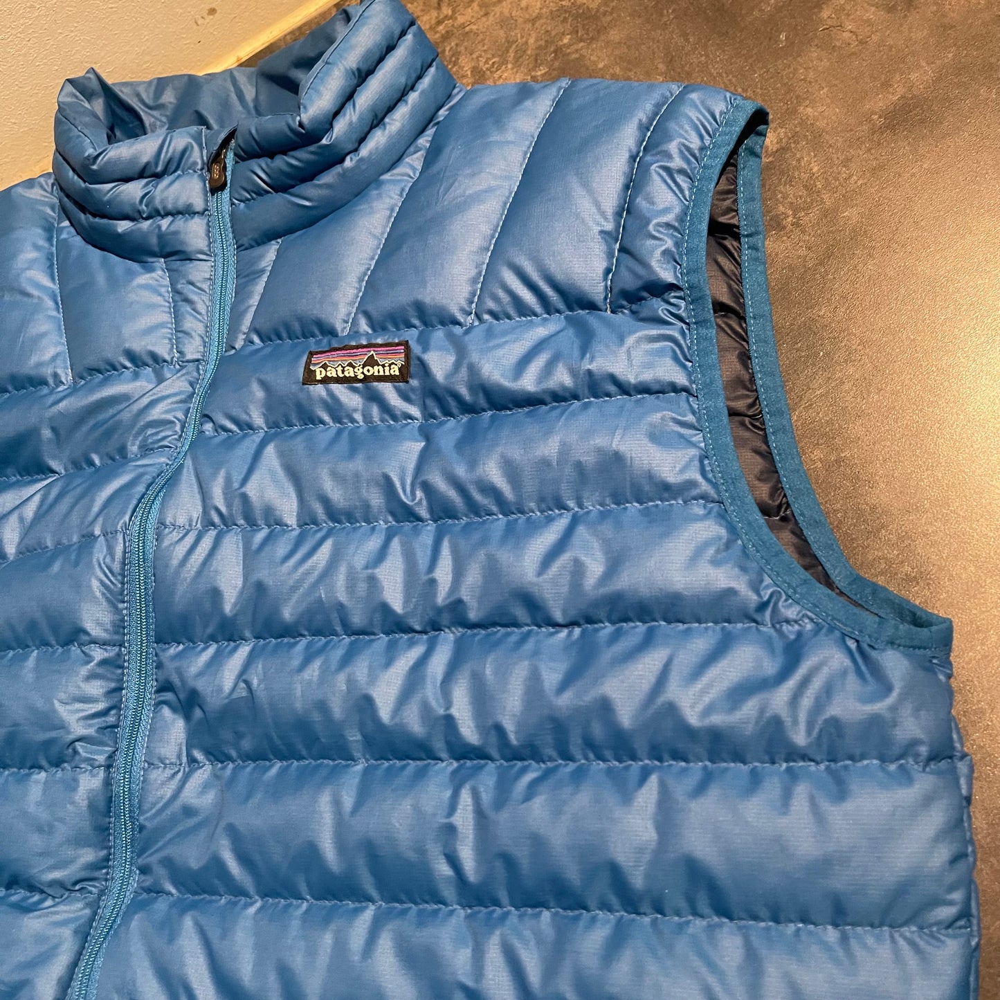 Patagonia Daunen Weste (L Herren) blau