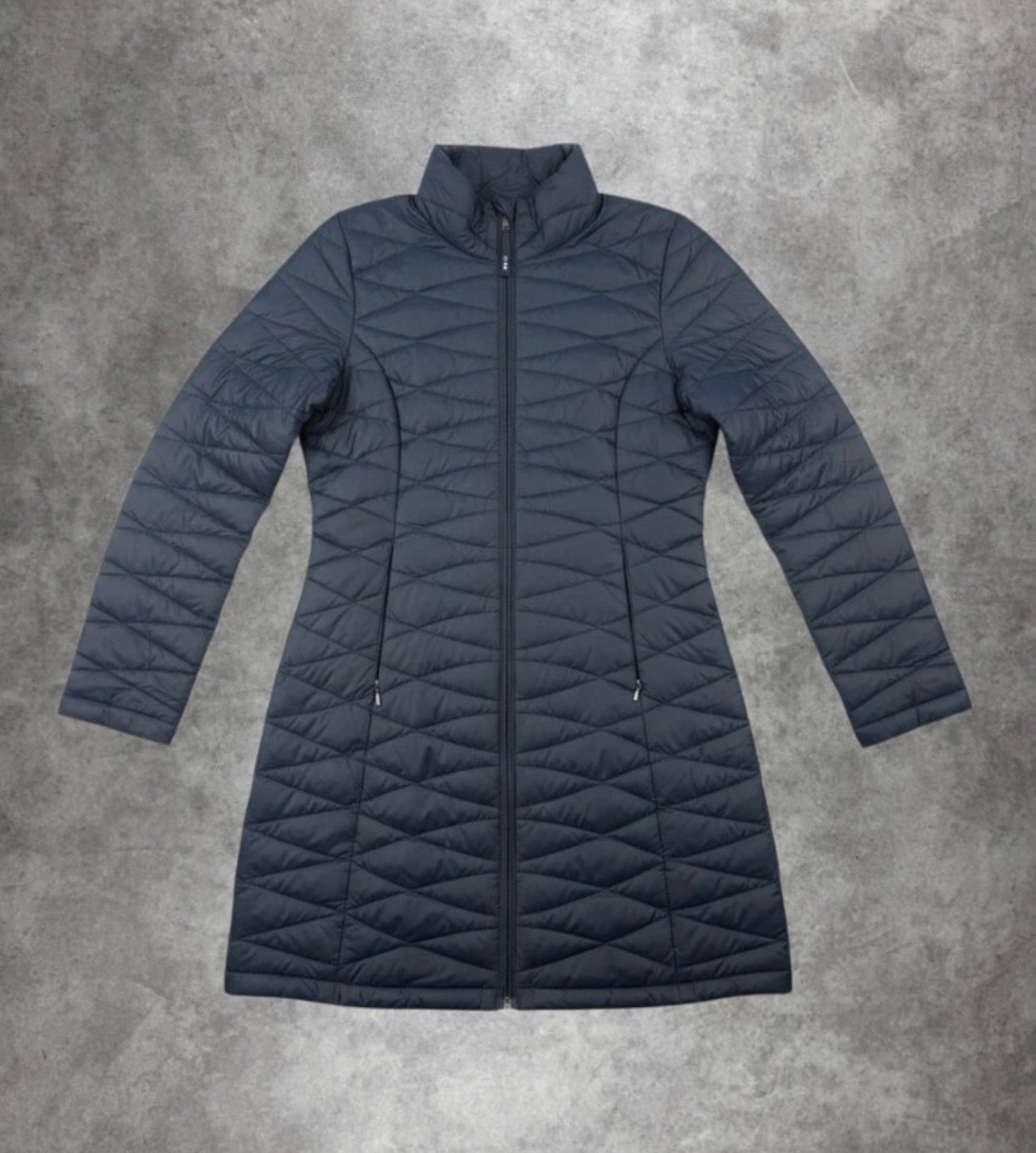 Daunen Mantel Patagonia (M Damen) Isolation Steppmantel dunkelblau - wanderlich.com