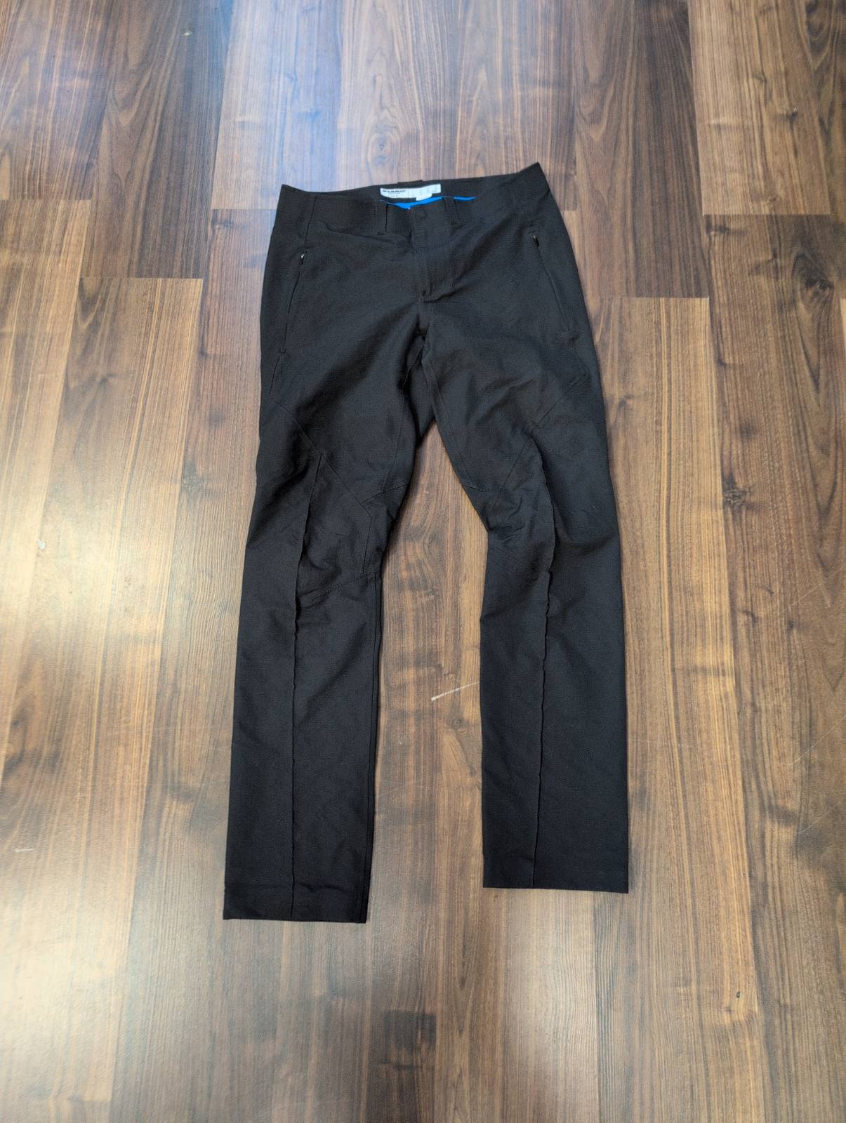 Wasserdichte leichte Hose von Mammut (M Herren) schwarz - wanderlich.com