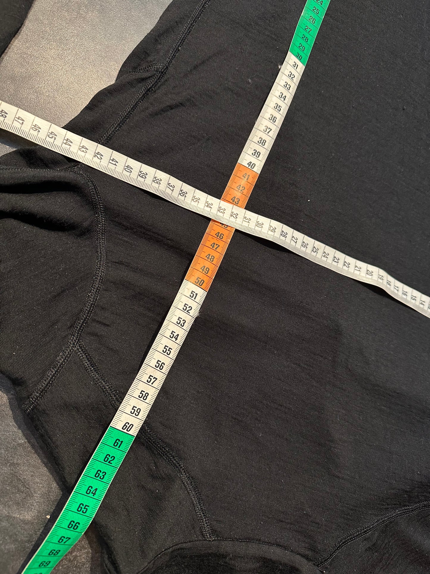 Merino 200 Longsleeve von Icebreaker (M Damen) Zip Shirt schwarz - wanderlich.com