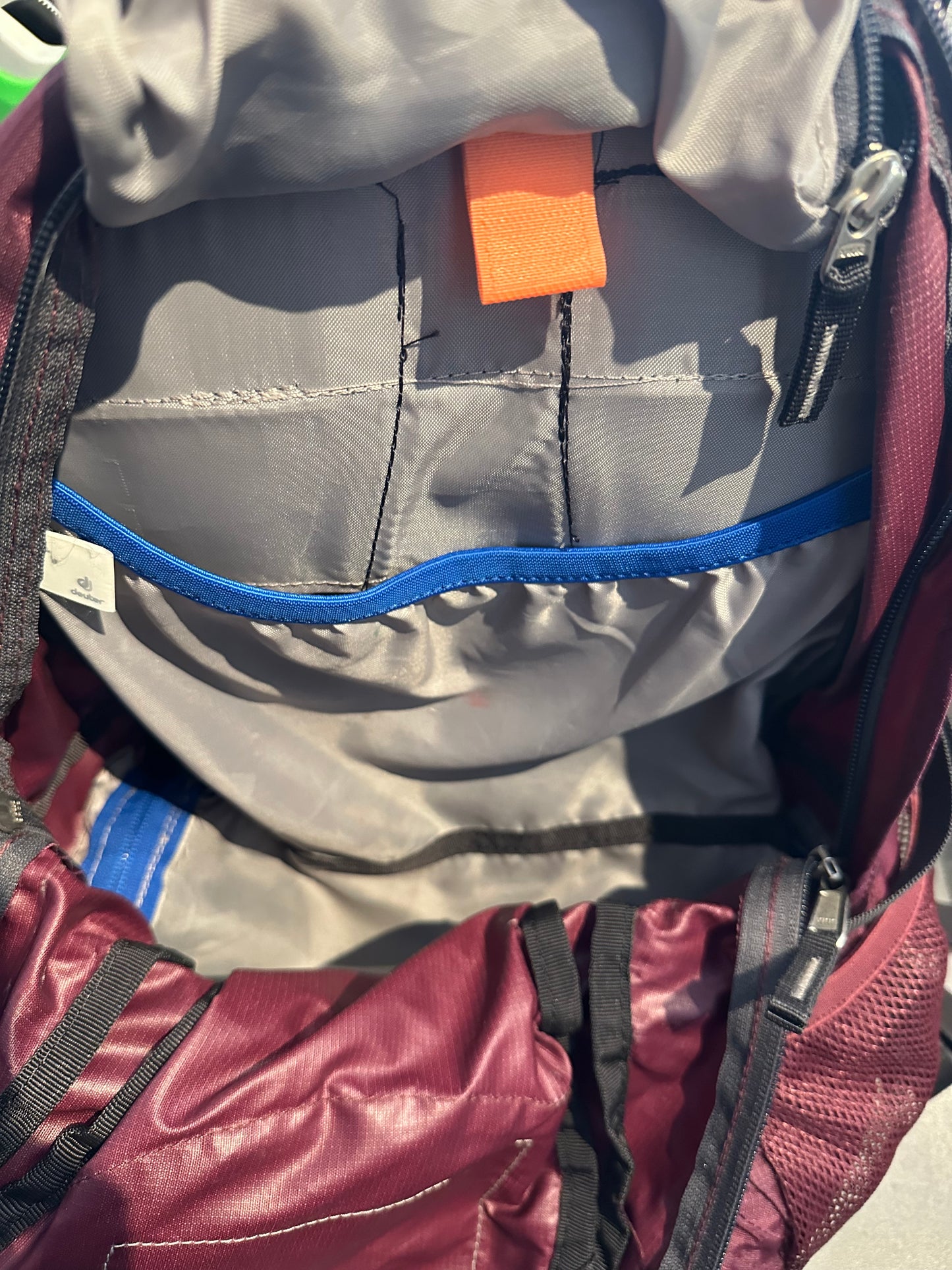 Deuter Rucksack 23 Liter Superlight beerenfarbig /Burgundy AirStripes