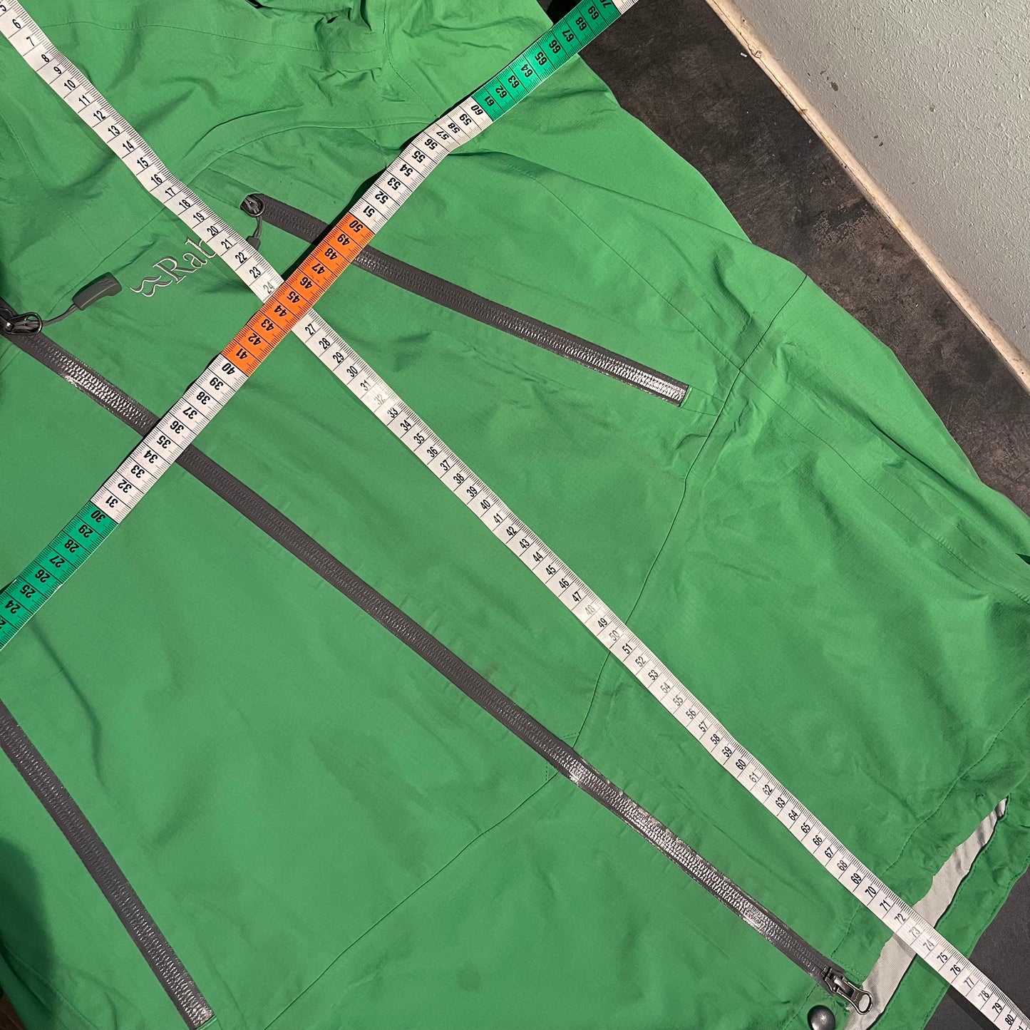 Hardshell Jacke von Rab (XXL Herren) Regenjacke 2,5L grün