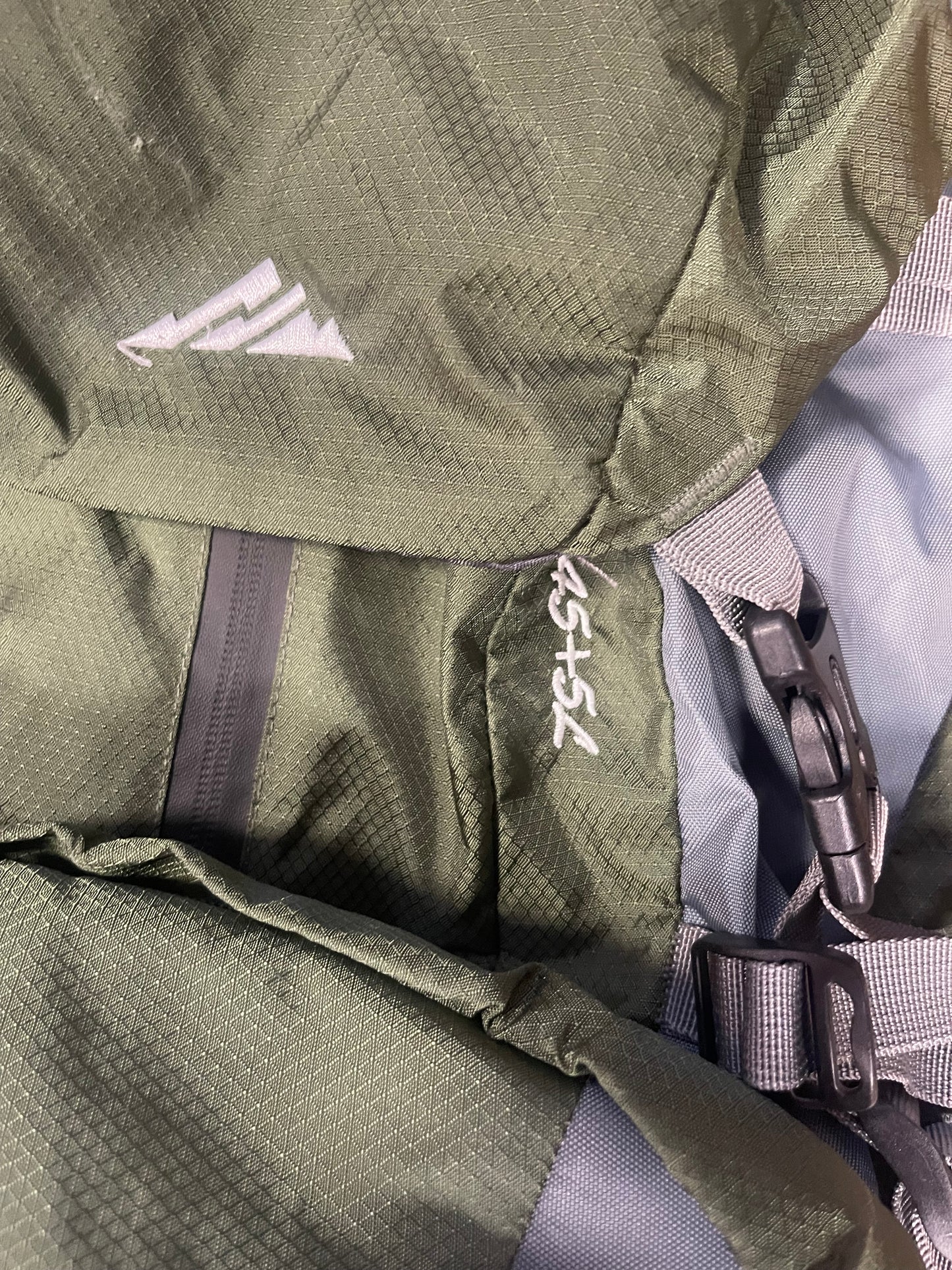 Trekking Rucksack von Loowoko 45+5 Liter khaki grau