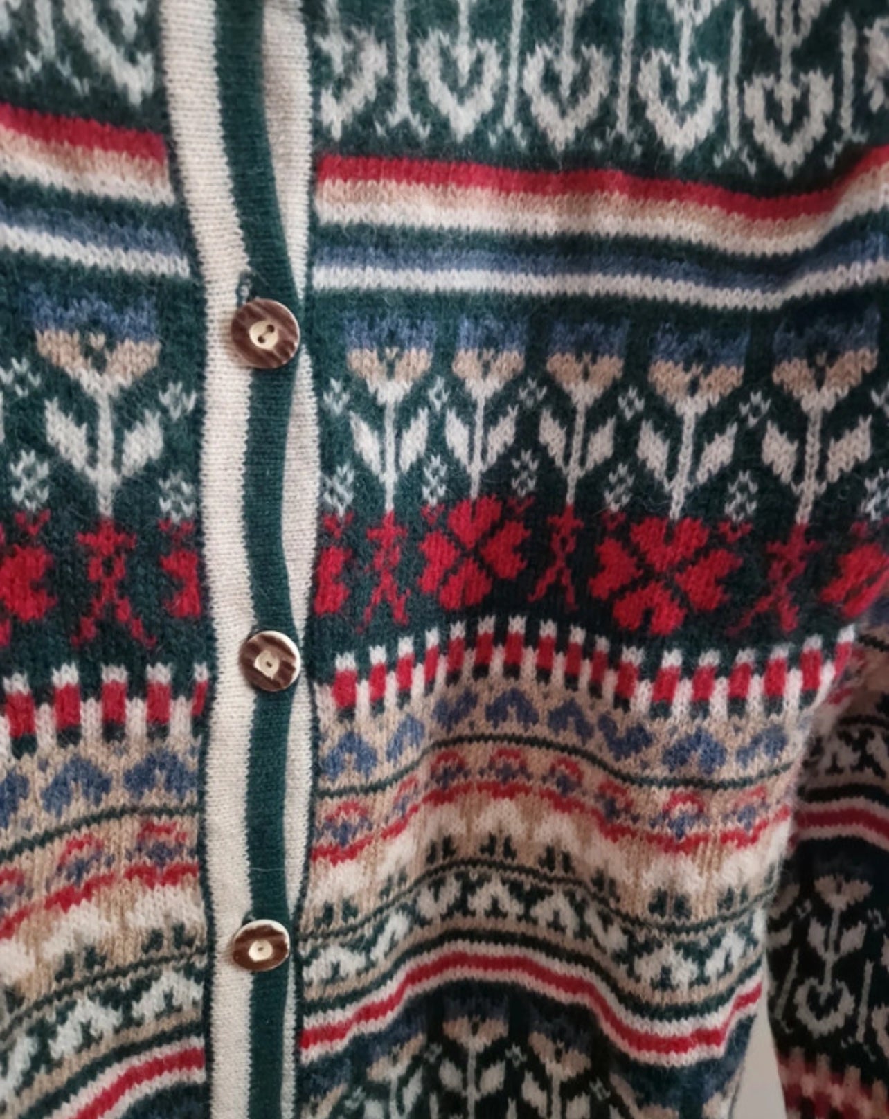 Strick Jacke 100%Wolle ( S Damen ) Muster beige-rot-grün
