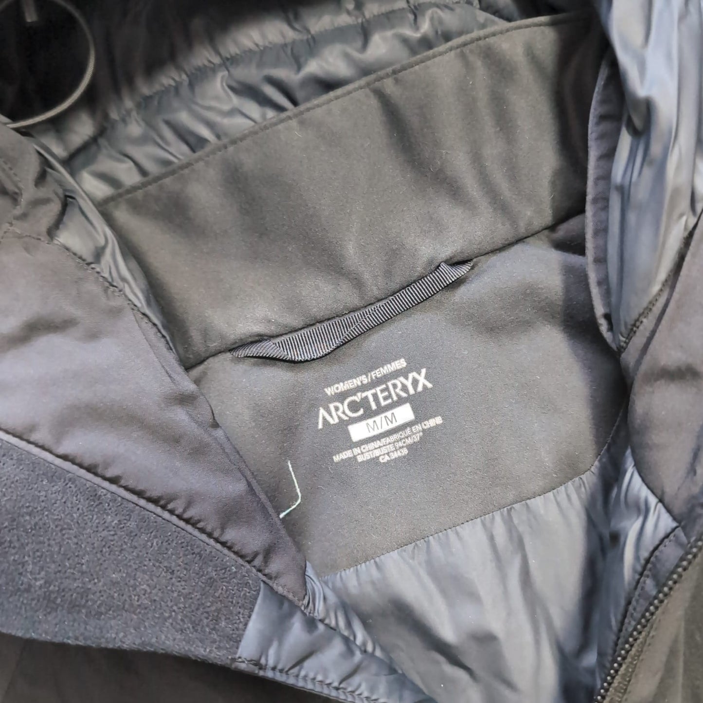 Arcteryx gefütterter Regenmantel Parka (M Damen) schwarz