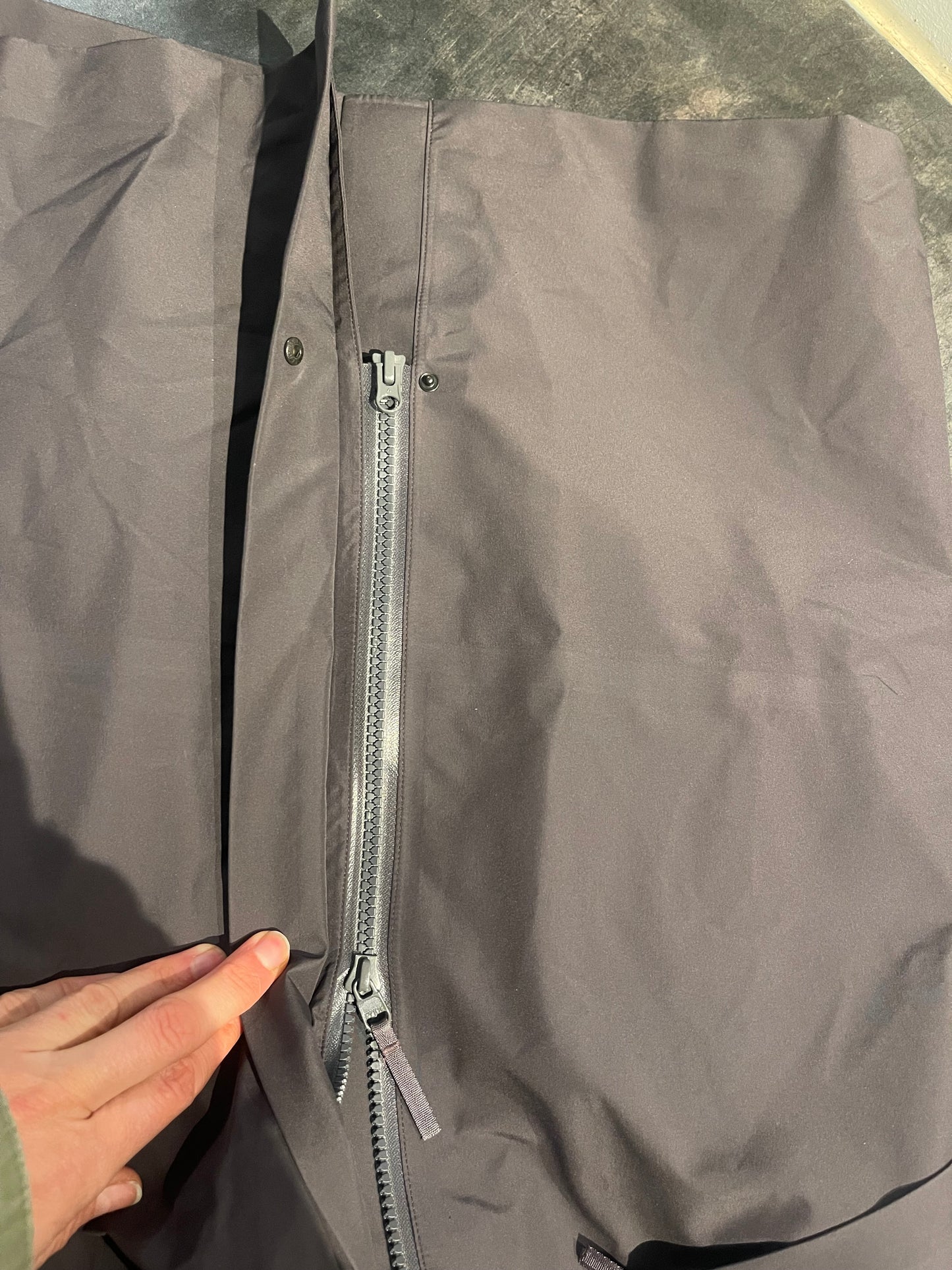 Arcteryx Regenmantel 3L Hardshell Parka (S Damen) grau