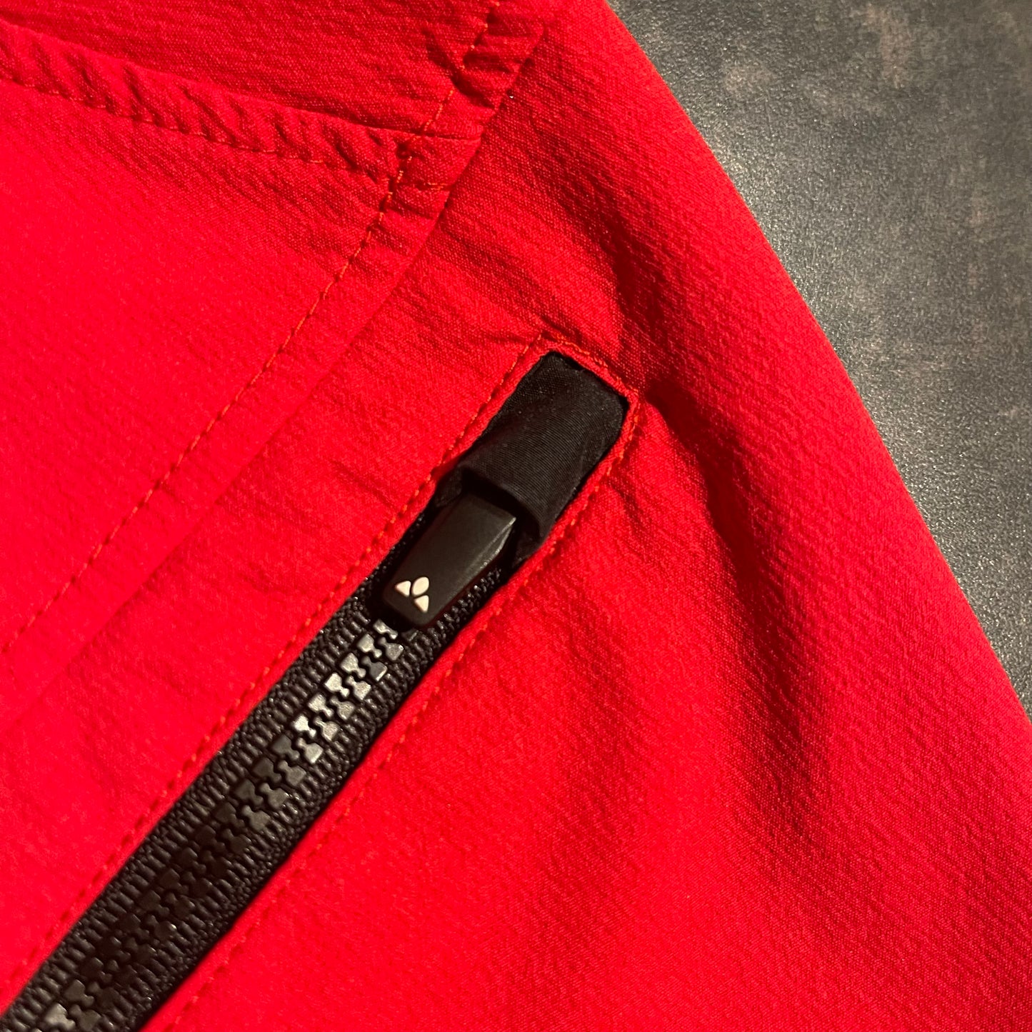 Zip Off Hose von Vaude (M: 48 Herren) Softshell 2in1 rot schwarz