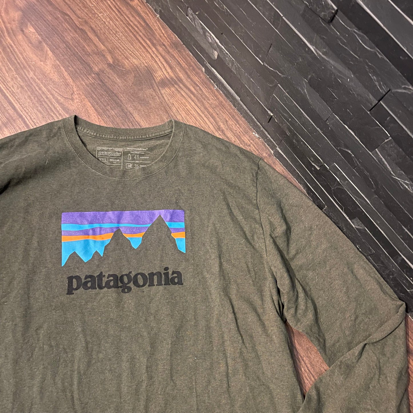 Longsleeve von Patagonia (XXL Herren) grün mit Brustprint