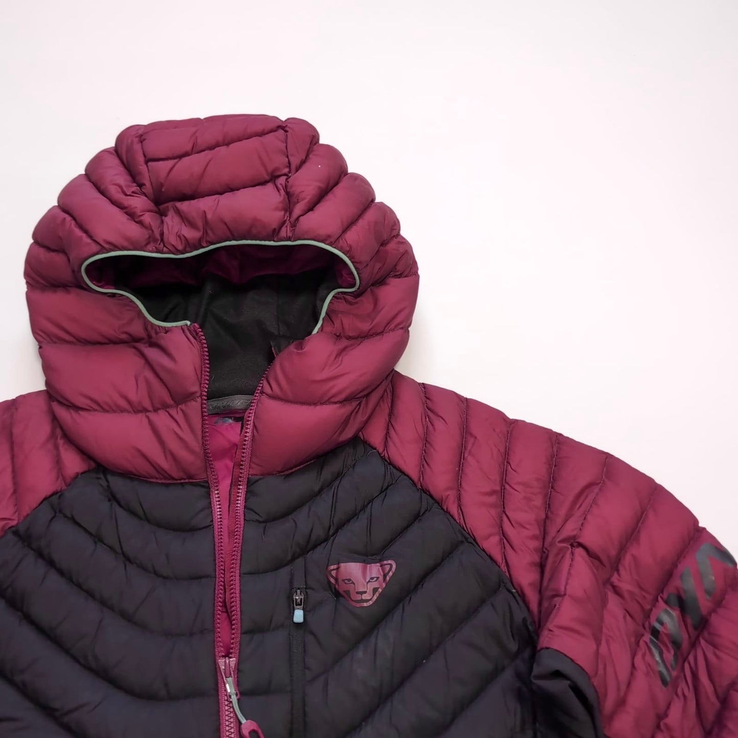 Isolations-, Daunen- Jacke von Dynafit (Damen L) Kapuze beere