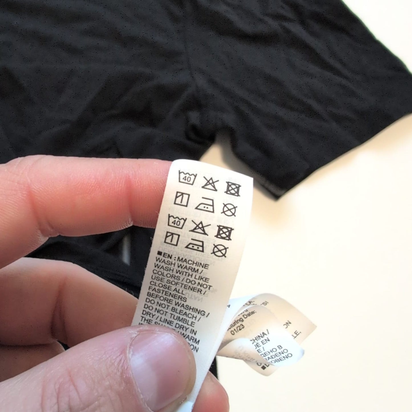 Merino T-Shirt von Icebreaker (L Herren) schwarz - wanderlich.com