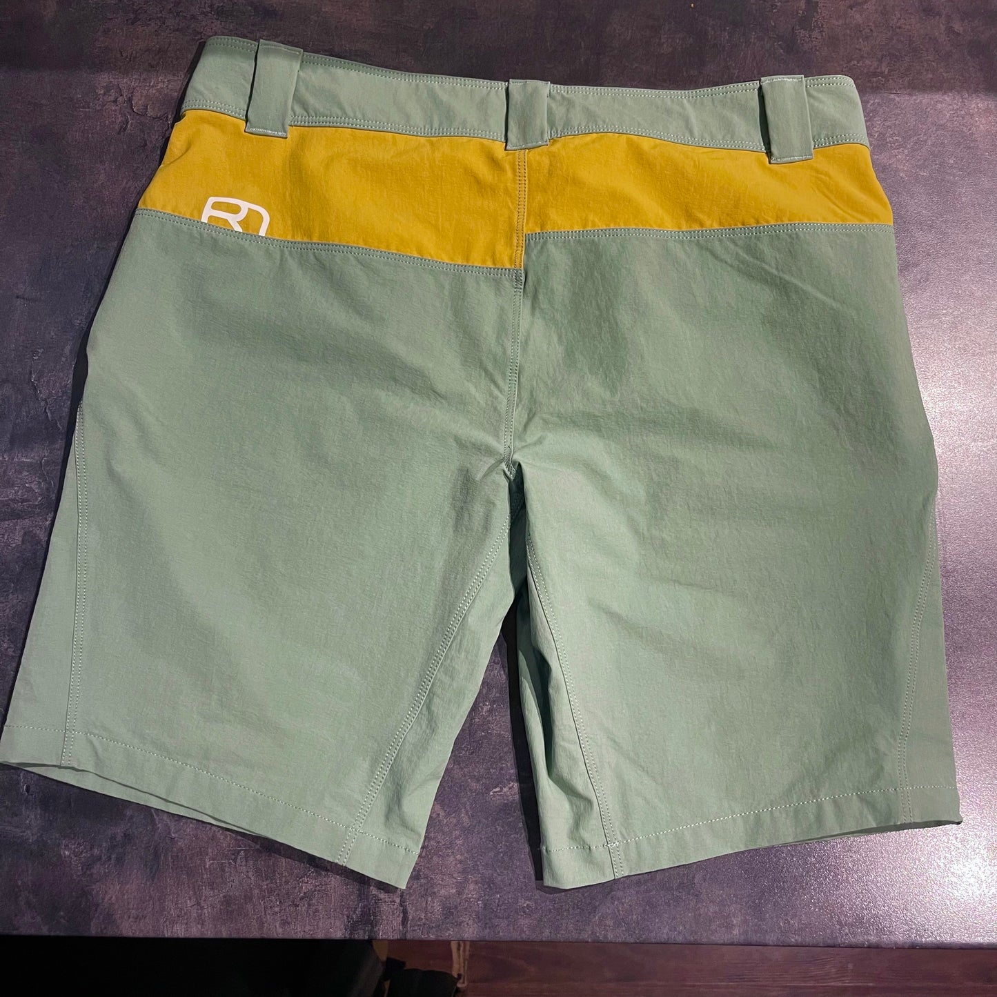 Shorts Ortovox (M Damen) kurze Hose grün-gelb