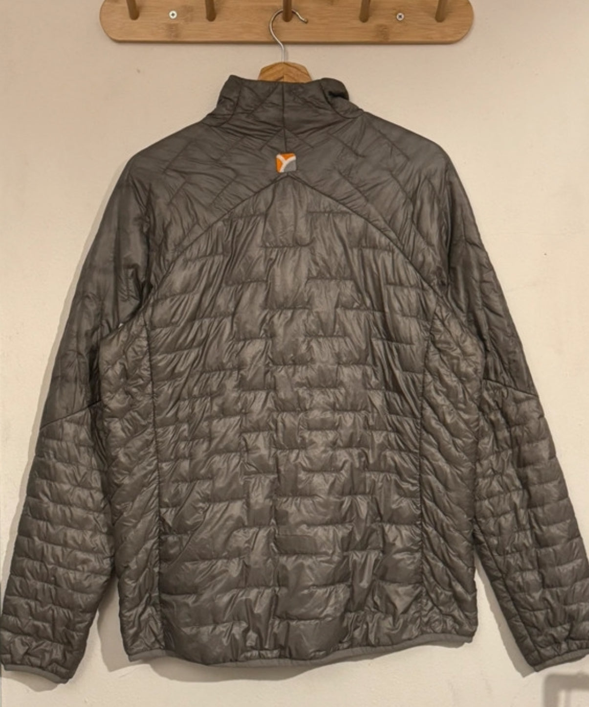 Patagonia Isolations Jacke (L Damen) Nano Puff grau