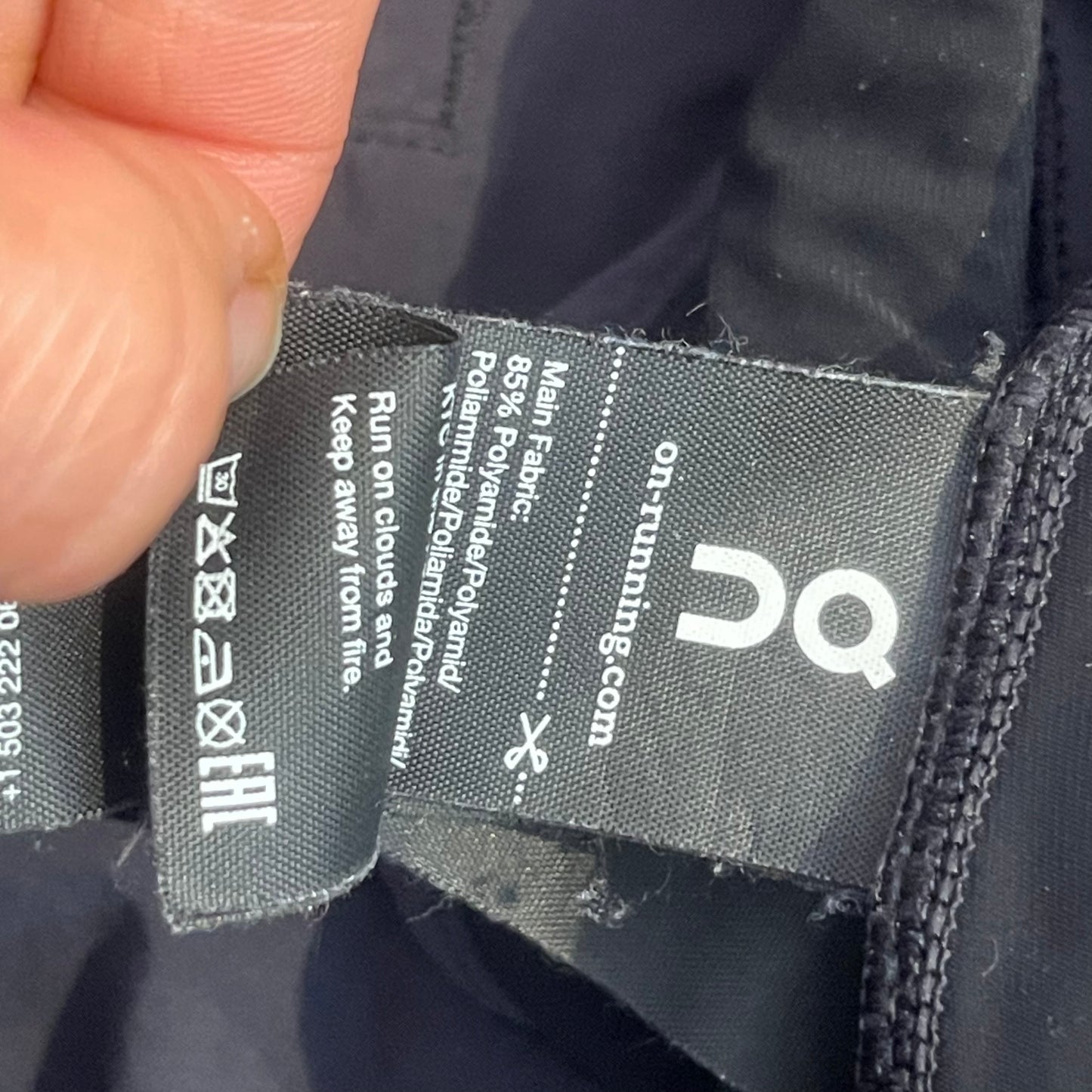 Ultraleichte Kurze Hose von ON (XL Herren) Lauf Shorts schwarz