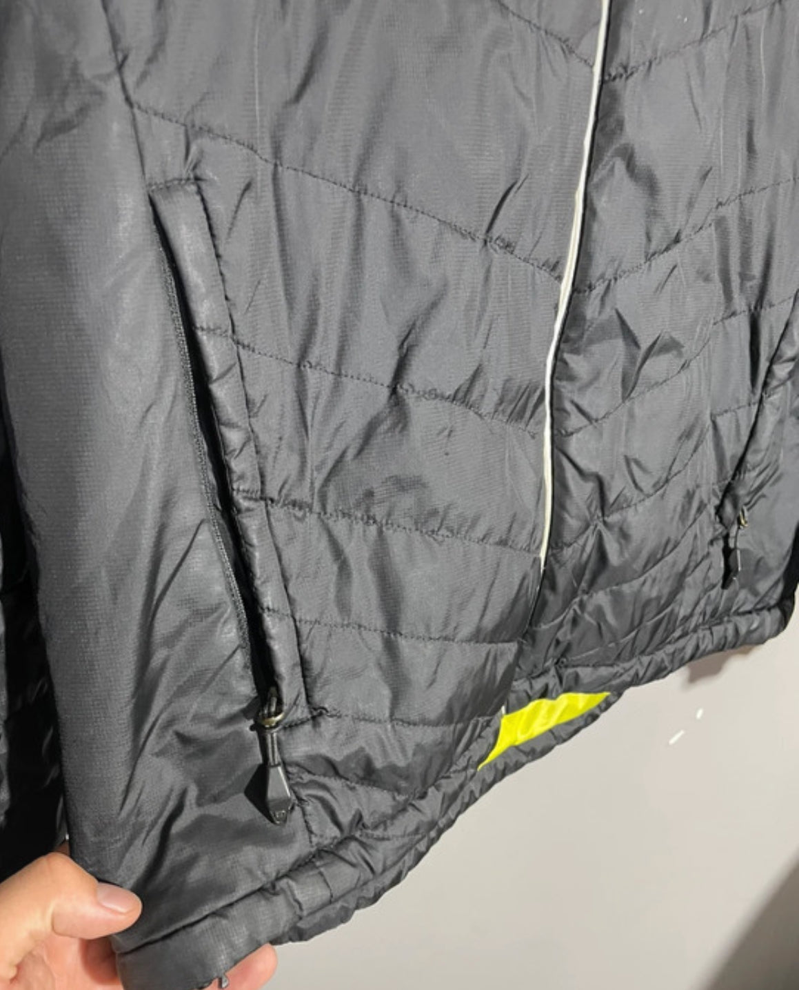 Wolle / Daunen Isolation Jacke Ortovox (L Herren) schwarz mit Kapuze