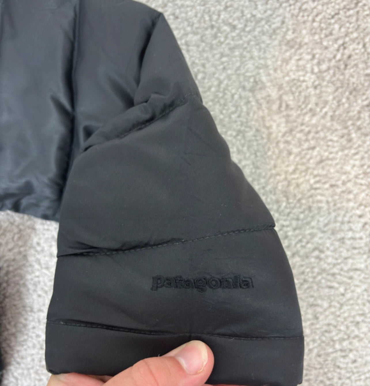 Patagonia Daunen Jacke (S Damen) wasserabweisend mit Kapuze schwarz