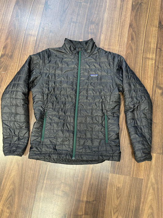 Jacke Patagonia Nano Puff (M Herren) schwarz Isolation leicht