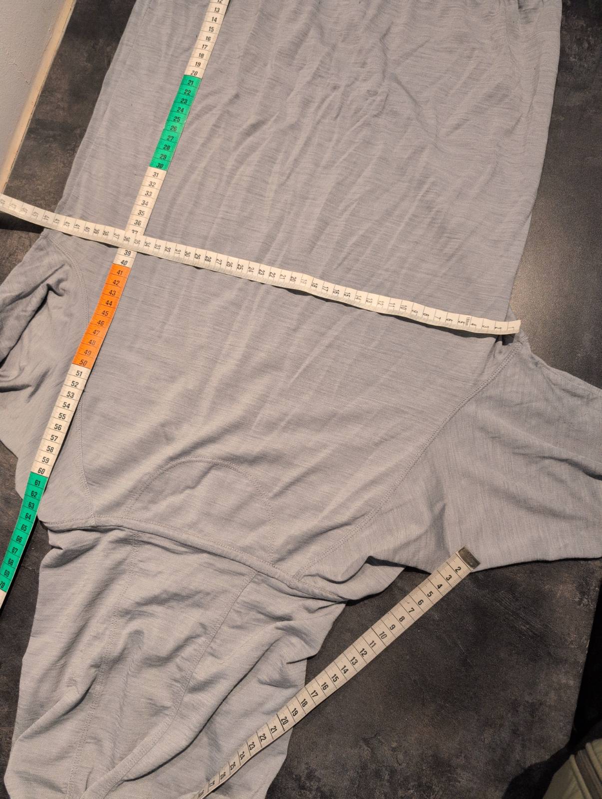 Merino Longsleeve / Hoodie von Icebreaker cool-lite (XS Damen) grau - wanderlich.com