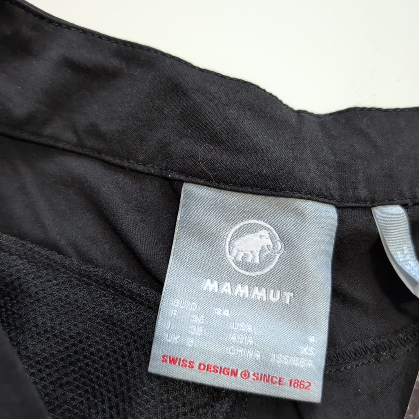 Trekking Hose von Mammut (XS Damen) Wanderhose schwarz - wanderlich.com