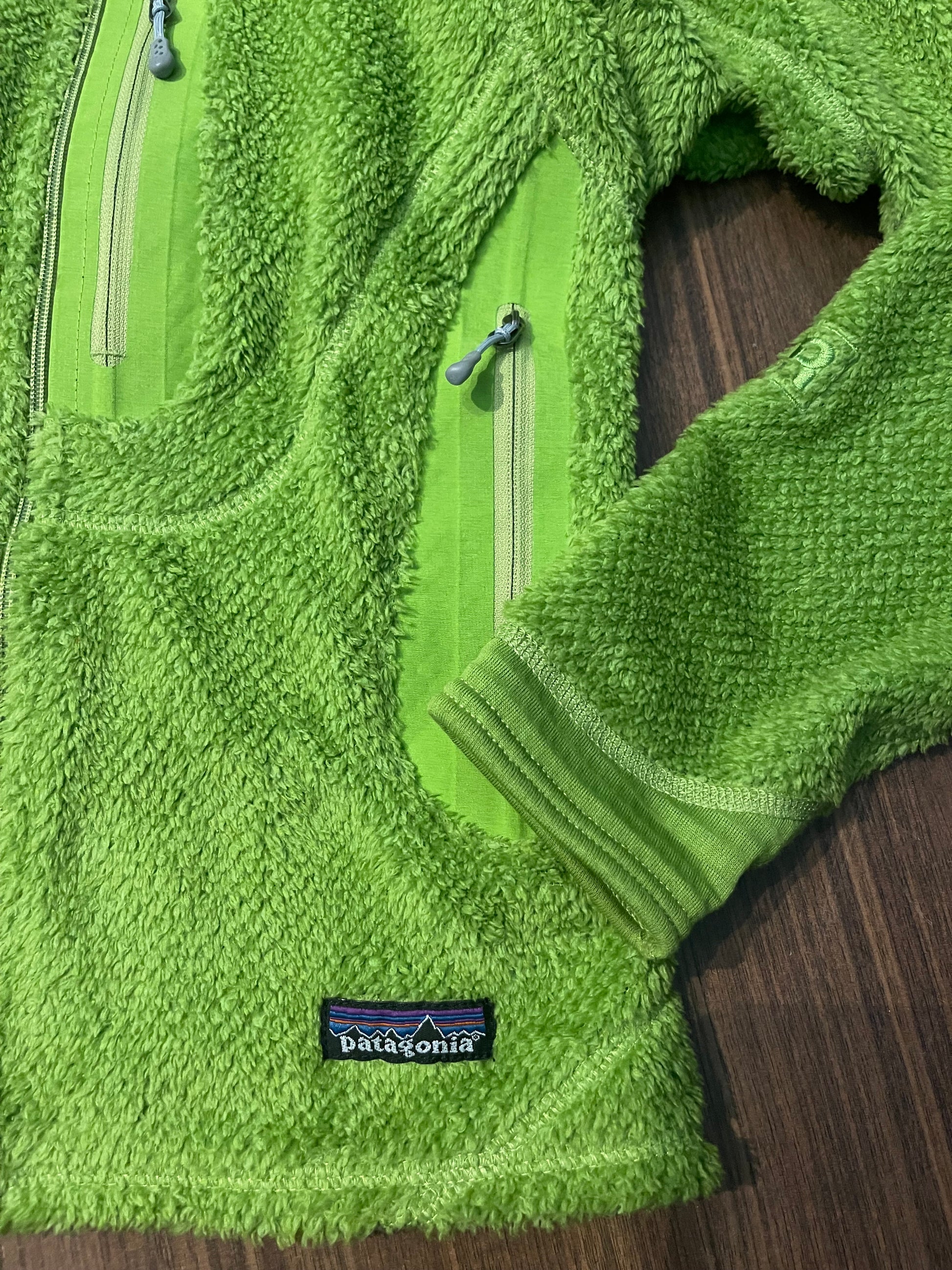 Patagonia Fleece Jacke R1® (XS Damen) Pile Optik grün - wanderlich.com