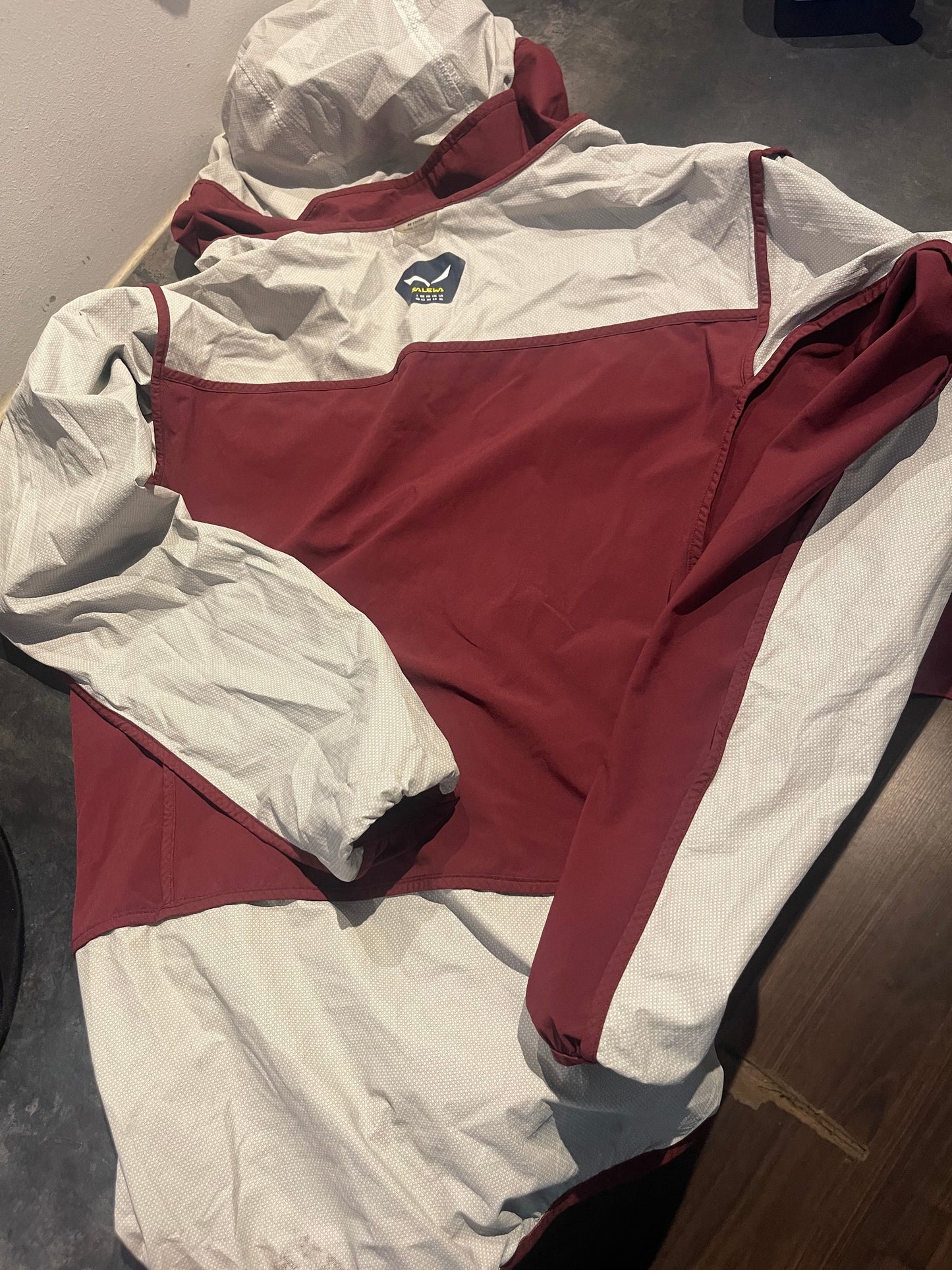 Hybride Regen Jacke von Salewa (XL Damen) ultraleicht bordeaux