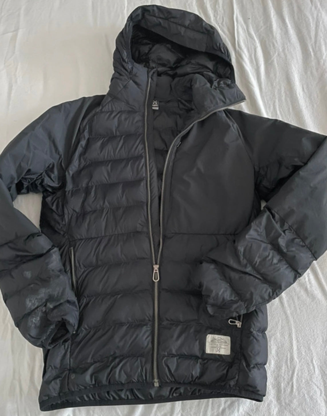 Isolations Jacke von Haglöfs (M Herren) Kapuzen Steppjacke Kunstdaune schwarz