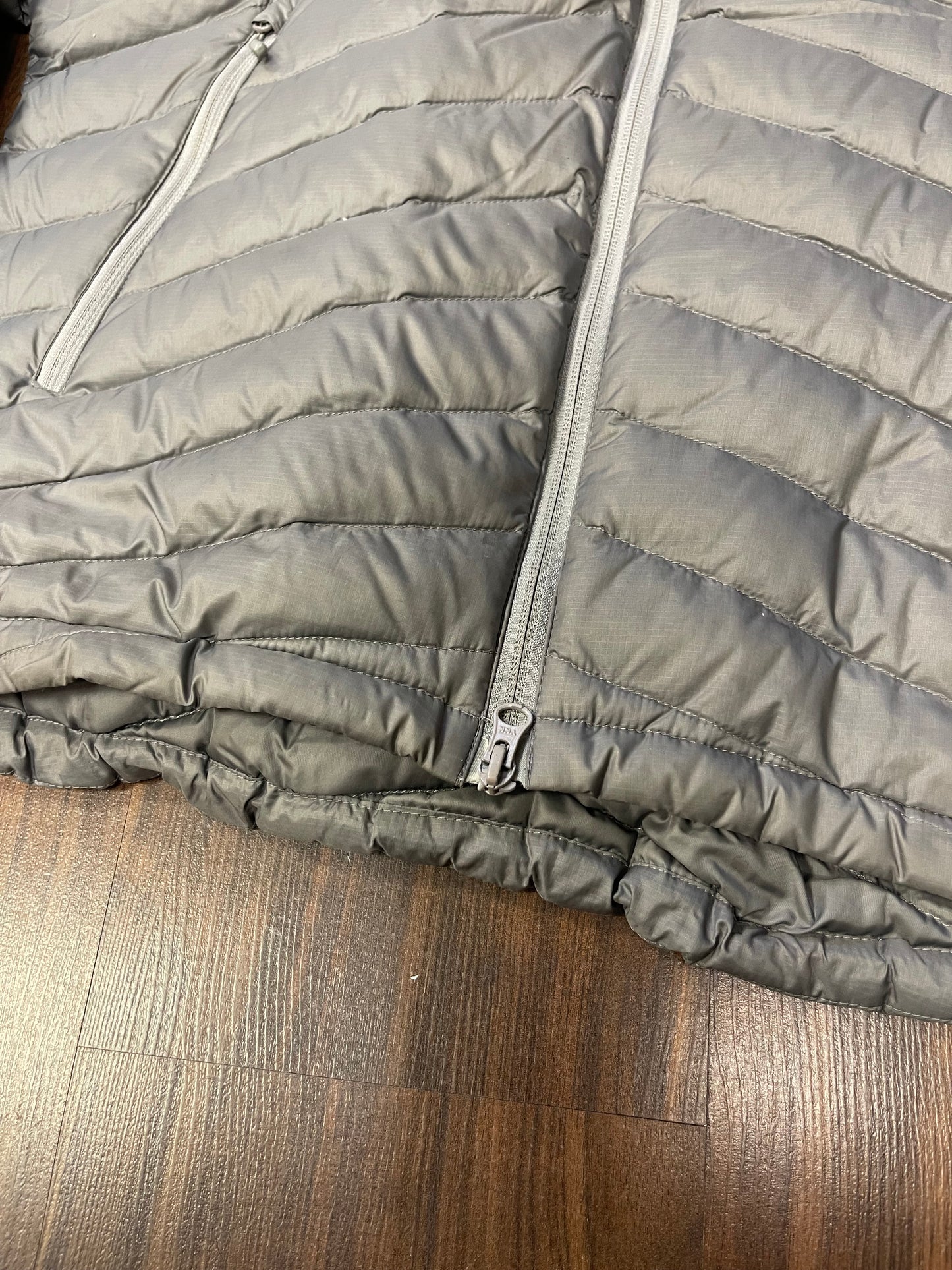 Daunen Jacke von Bergans (L Herren) Steppjacke mit Kapuze grau