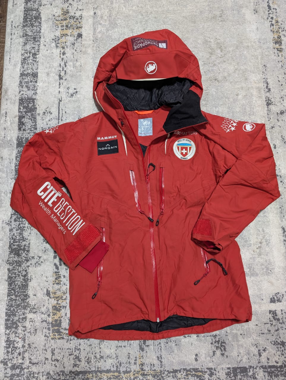 Ski Anzug von Mammut ( M ) Goretex Jacke Hose warm gefüttert rot