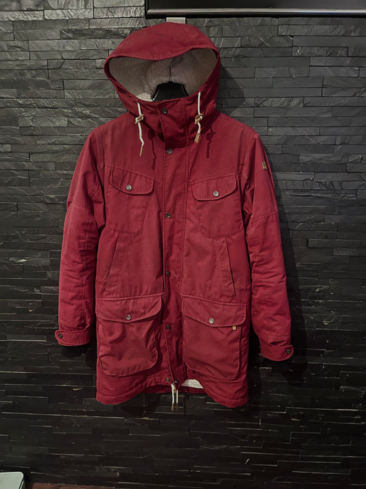 Gefütterte Jacke von Pyua (S Herren / M Damen) Parka dunkelrot - wanderlich.com