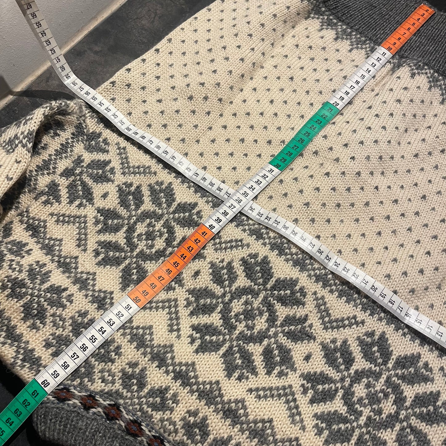 Strick Jacke Dale of Norway (M Herren /L Damen) weiß grau