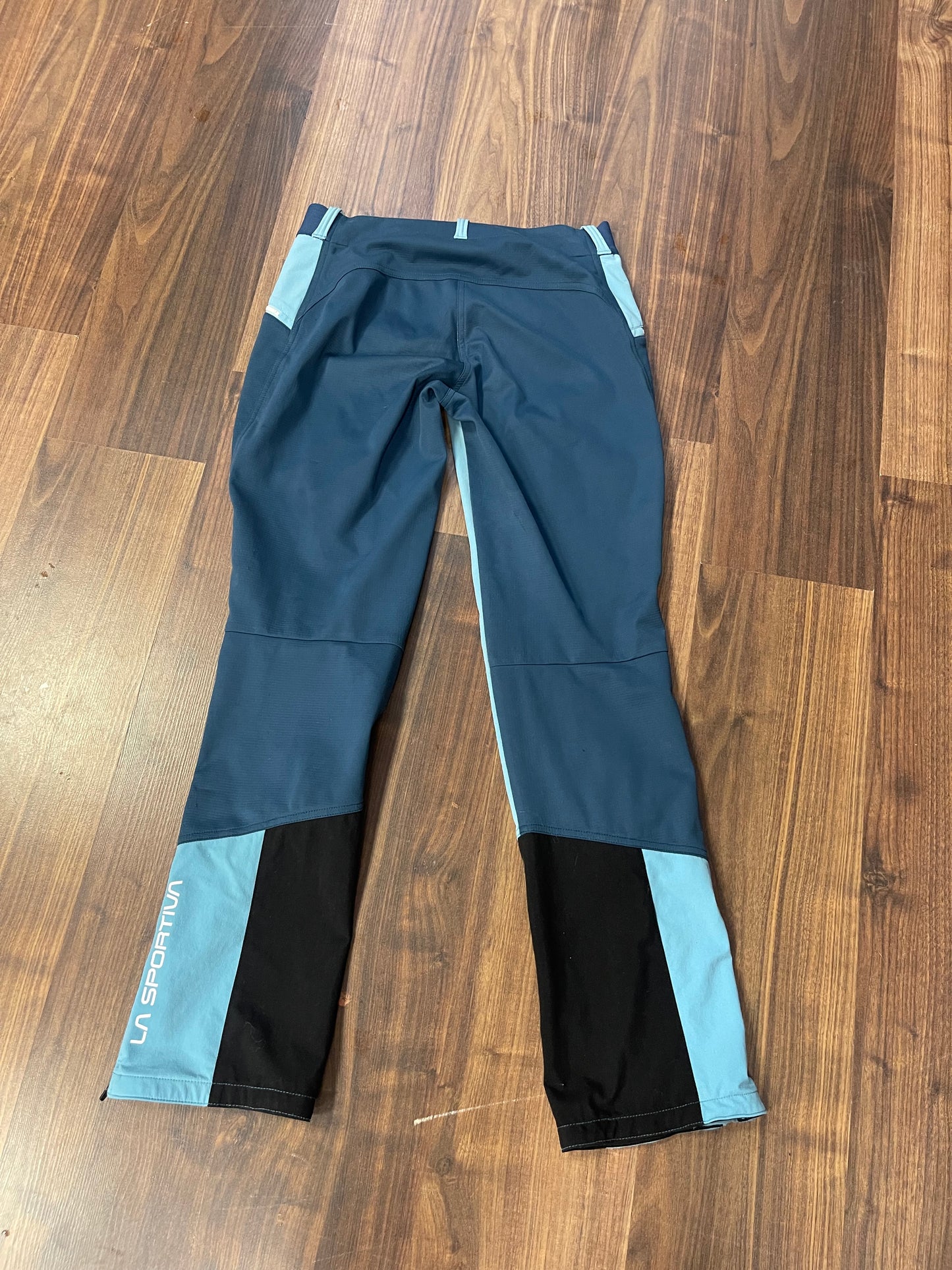 Softshell Hose La Sportiva (M Damen) Stretch blau - wanderlich.com