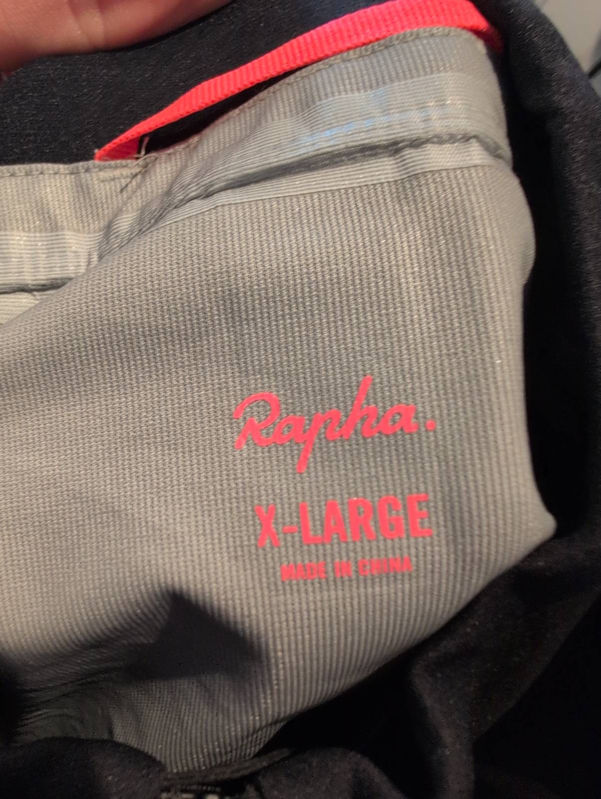Rad Regen Jacke von Rapha (XL Damen / M Herren) Hardshell schwarz - wanderlich.com