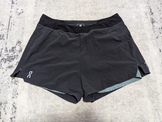 Ultraleichte Shorts von ON Cloud (M Damen) kurze Hose schwarz