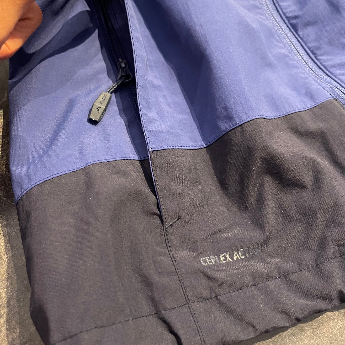 Regen Jacke von Vaude (M Damen) dunkelblau Hardshell