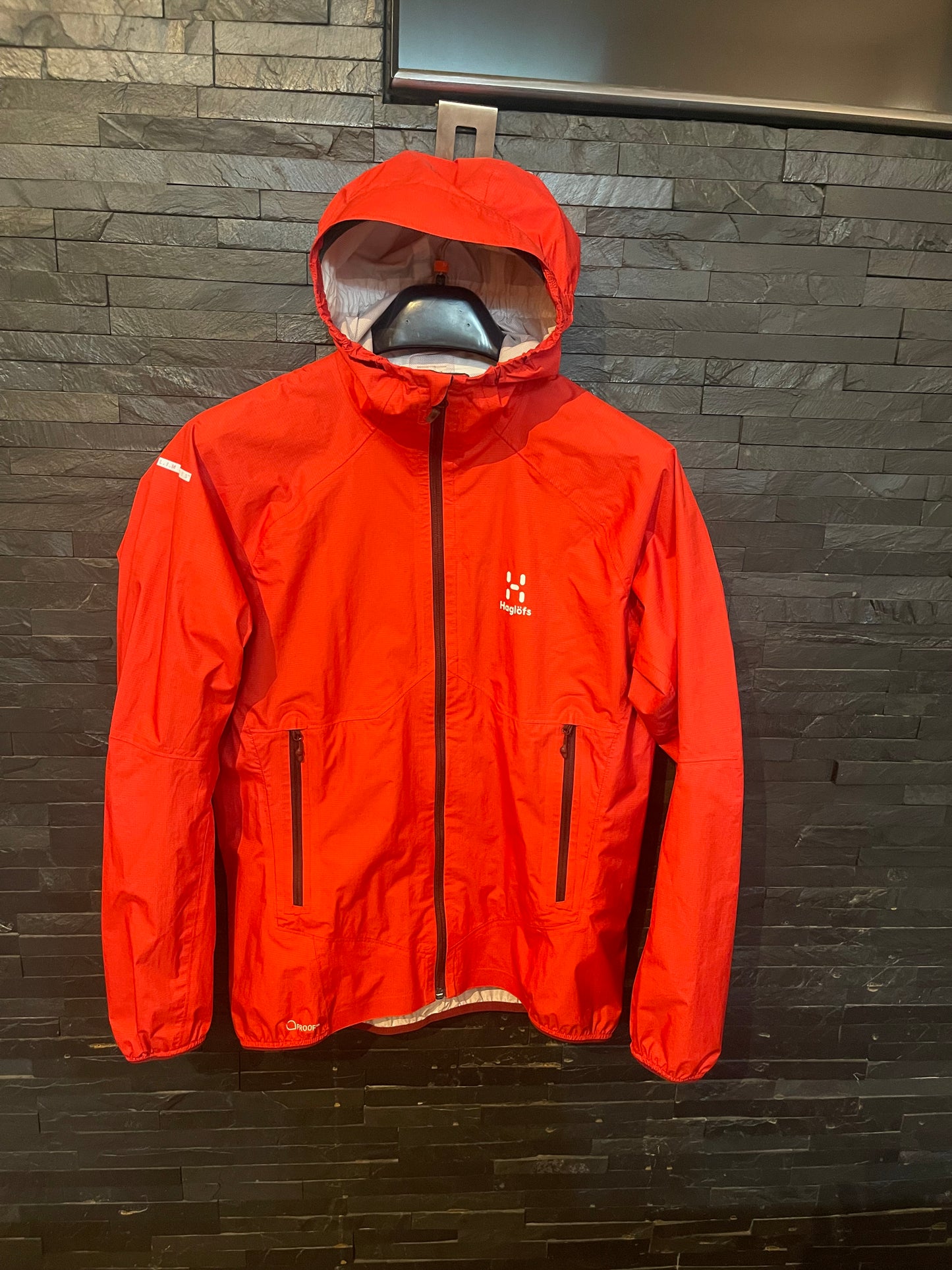 Leichte Regen Jacke von Haglöfs (M Damen) Waterproof rot
