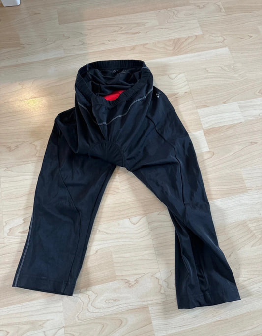 Halblange Radhose von Vaude (S Damen) schwarz mit Polster - wanderlich.com