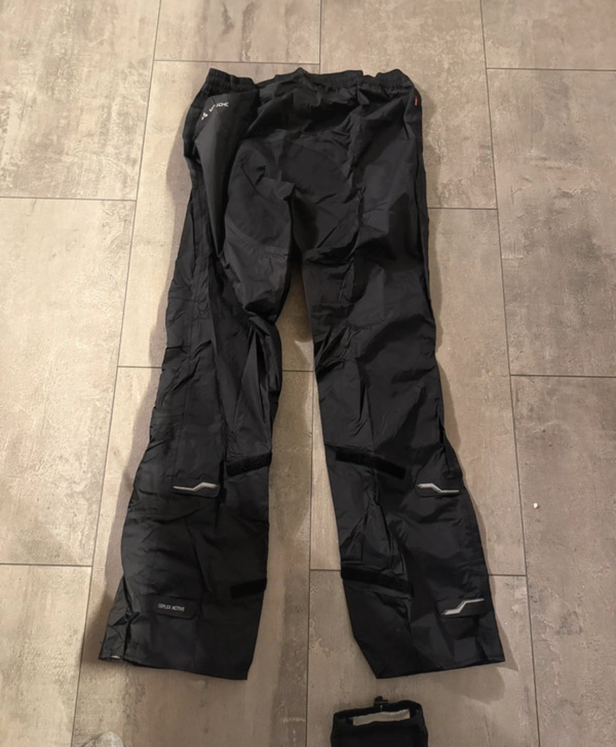 Regenhose von Vaude (M :38 Damen) Hardshell Hose schwarz - wanderlich.com