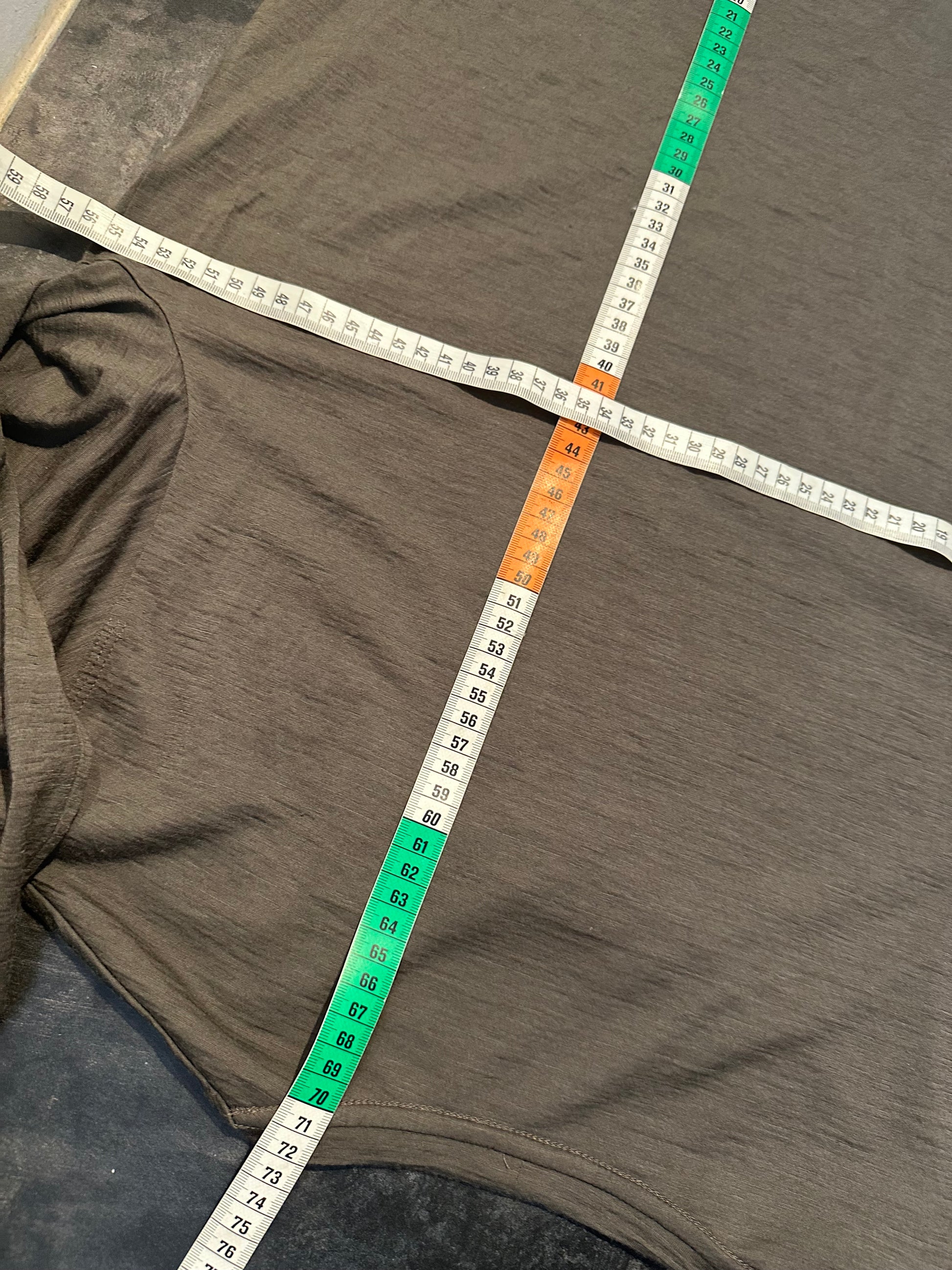 100% Merino Longsleeve Icebreaker (L Herren) braun Print - wanderlich.com